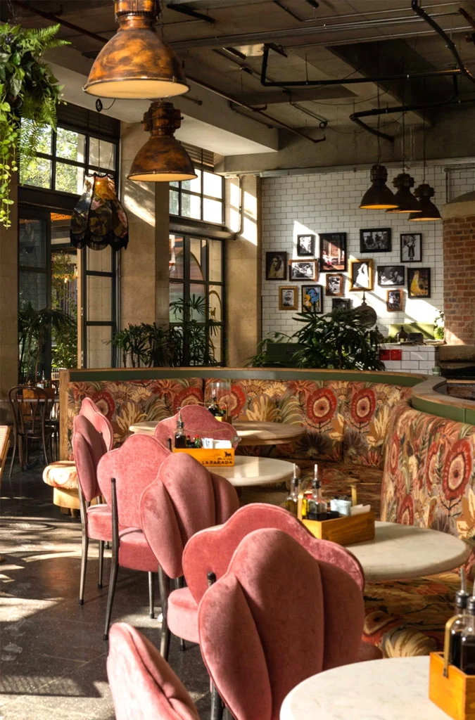 LA PARADA - MENLYN MAINE